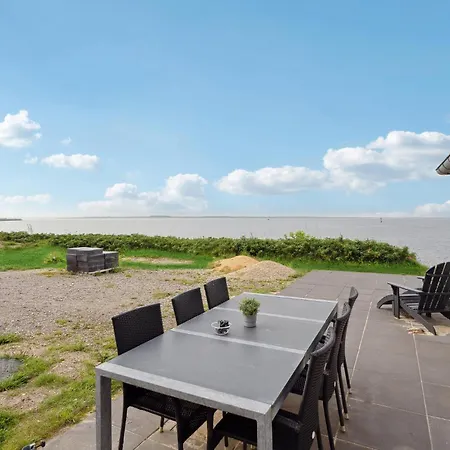Feriehus Stunning In V With Kitchen *