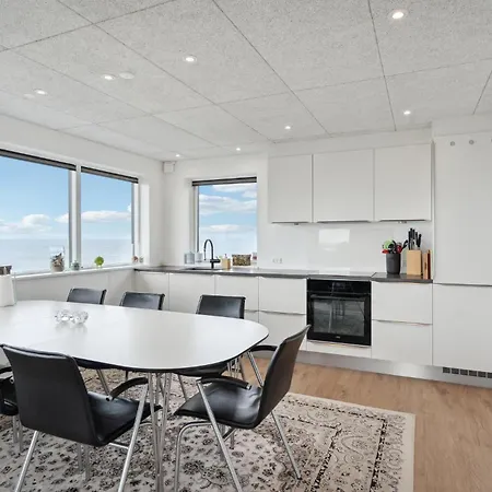 Stunning In V With Kitchen * Esbjerg