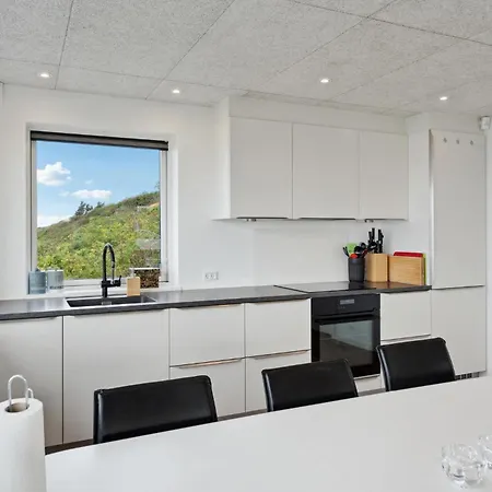 Stunning In V With Kitchen * Esbjerg