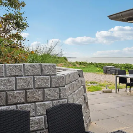 Stunning In V With Kitchen * Esbjerg