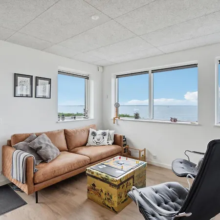 Stunning In V With Kitchen *