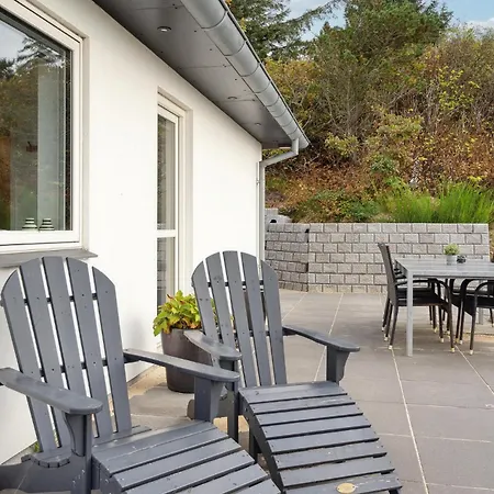 Stunning In V With Kitchen